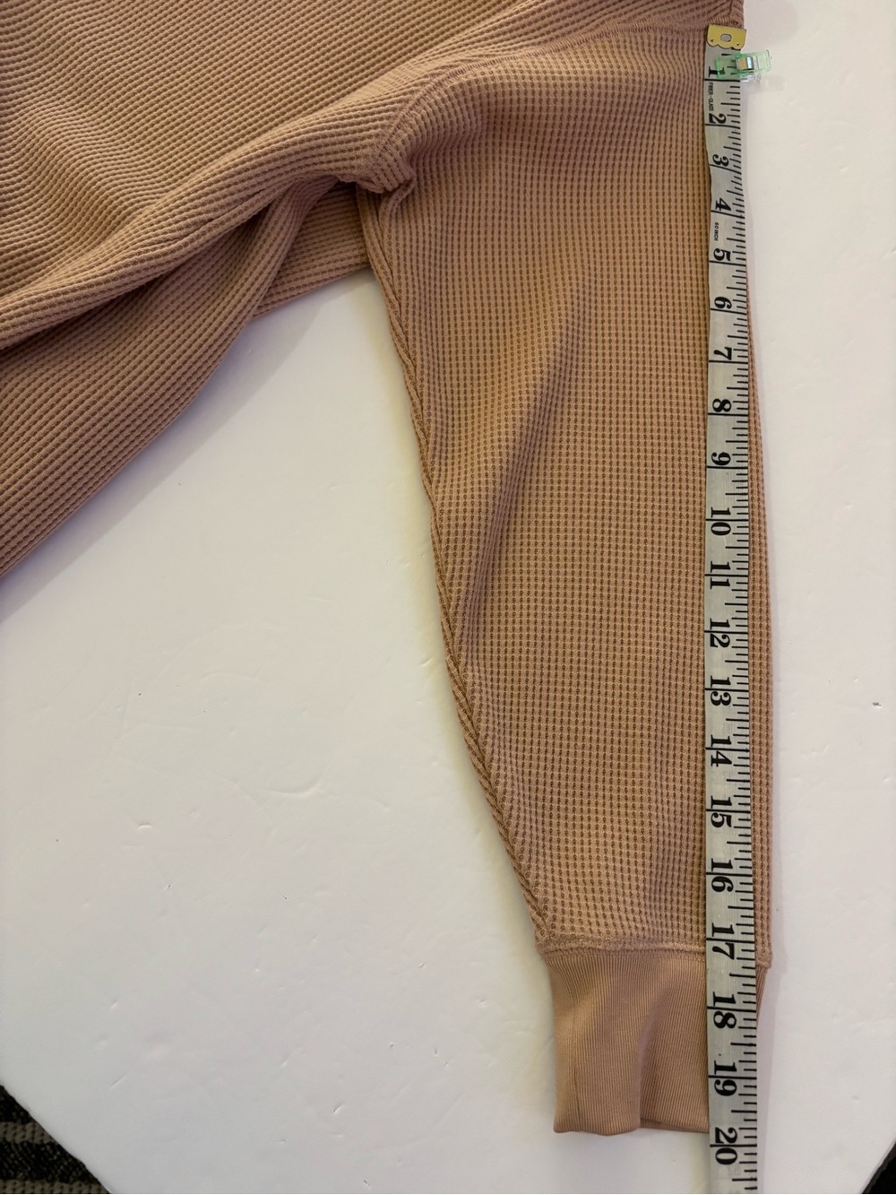 UNIQLO Women’s Waffle Knit Sweater Size S Tan Taupe Long Sleeve Crewneck - Picture 8 of 8